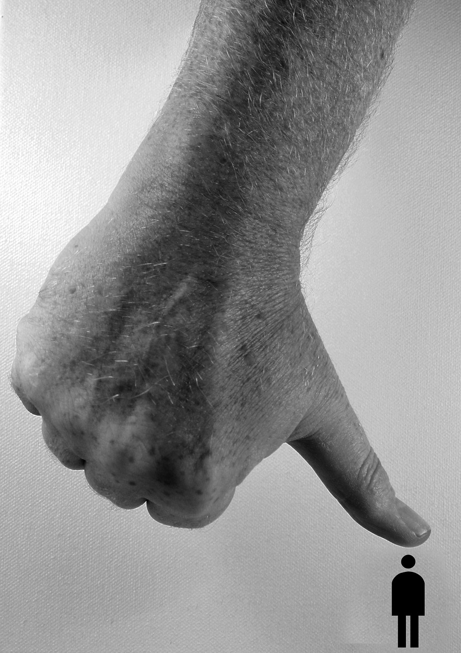 hand, thumb, mench, silhouette, pressure, burnout, psychology, psyche, work, world of work, operation, boss, perfomance, oppression, stress, business, subject, executives, companies goal, profit, profit maximization, pressure to perform, oppression, oppression, oppression, oppression, oppression, stress, subject